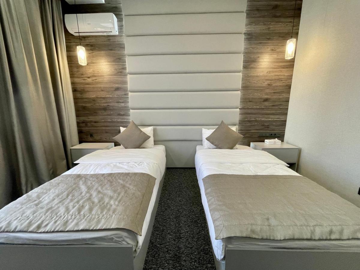 Terrasse Hotel & Bar Бишкек Экстерьер фото