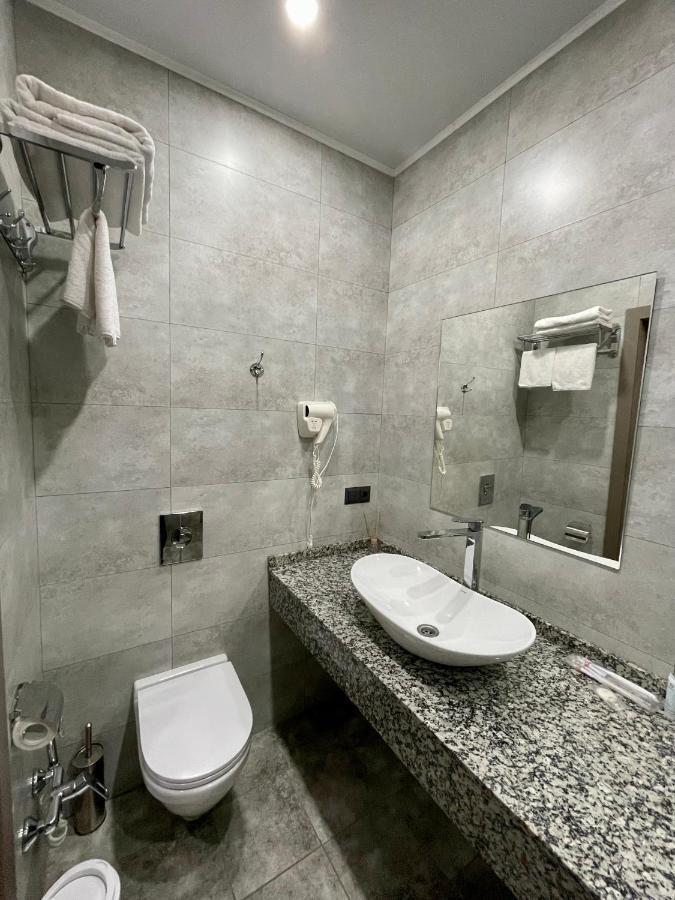 Terrasse Hotel & Bar Бишкек Экстерьер фото