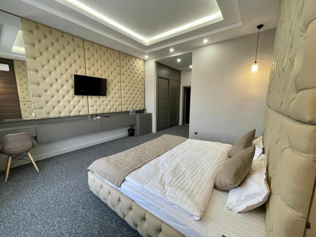 Terrasse Hotel & Bar Бишкек Экстерьер фото
